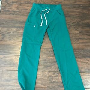 Figs cargo pants size XS TALL HUNTER GREEN